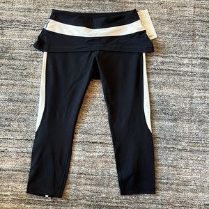🌟NWT🌟 Old school LULULEMON legging with ATTACHED SKIRT 🥰